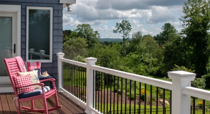 Fiberon Concordia Decking in Symmetry - Burnt Umber