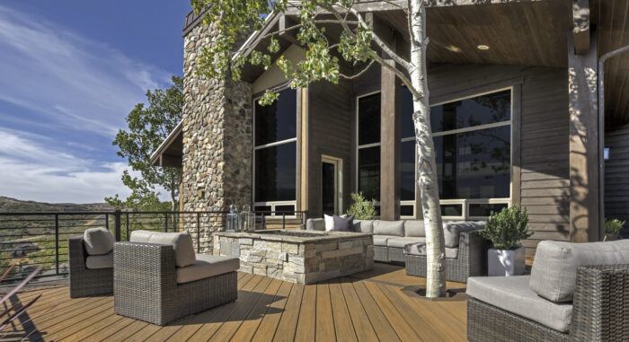 Trex Transcend® in Havana Gold